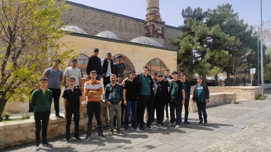 Tarihi ve Kültürel, Milli Değerler ile Dini Değerler kapsamında öğrencilerimize Harput'a gezi düzenlenmiştir. 